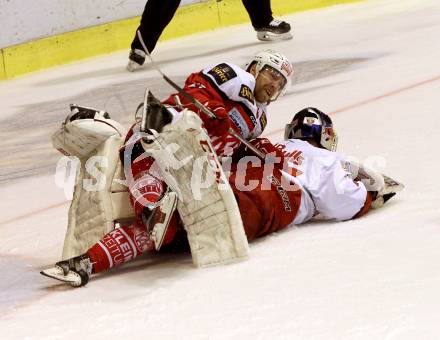 EBEL. Eishockey Bundesliga. KAC gegen 	EC Red Bull Salzburg. Jamie Lundmark,  (KAC), Bernhard Starkbaum  (Salzburg). Klagenfurt, am 17.3.2017.
Foto: Kuess

---
pressefotos, pressefotografie, kuess, qs, qspictures, sport, bild, bilder, bilddatenbank