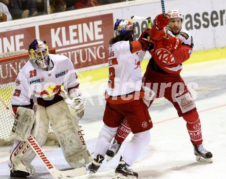 EBEL. Eishockey Bundesliga. KAC gegen 	EC Red Bull Salzburg. Mark Hurtubise, (KAC), Bernhard Starkbaum, Michael Schiechl  (Salzburg). Klagenfurt, am 17.3.2017.
Foto: Kuess

---
pressefotos, pressefotografie, kuess, qs, qspictures, sport, bild, bilder, bilddatenbank