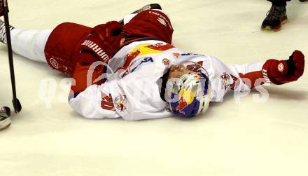 EBEL. Eishockey Bundesliga. KAC gegen 	EC Red Bull Salzburg. Daniel Welser verletzt   (Salzburg). Klagenfurt, am 17.3.2017.
Foto: Kuess

---
pressefotos, pressefotografie, kuess, qs, qspictures, sport, bild, bilder, bilddatenbank
