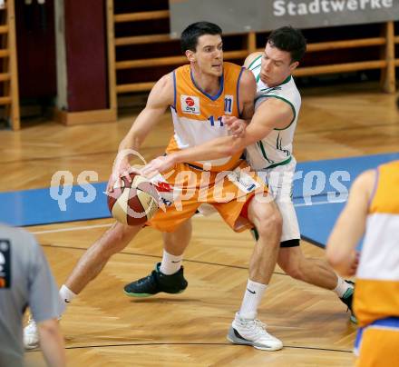 Basketball 2. Bundesliga. GD 21. Runde. KOS Celovec gegen BBU Salzburg.  Simon Pasterk,  (KOS Celovec), Dusan Oluic (Salzburg). Klagenfurt, am 18.3.2017.
Foto: Kuess
---
pressefotos, pressefotografie, kuess, qs, qspictures, sport, bild, bilder, bilddatenbank