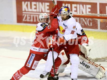 EBEL. Eishockey Bundesliga. KAC gegen 	EC Red Bull Salzburg. Marco Brucker,  (KAC),  Manuel Latusa (Salzburg). Klagenfurt, am 17.3.2017.
Foto: Kuess

---
pressefotos, pressefotografie, kuess, qs, qspictures, sport, bild, bilder, bilddatenbank