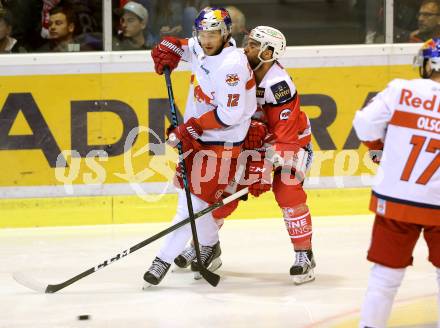 EBEL. Eishockey Bundesliga. KAC gegen 	EC Red Bull Salzburg. Martin Schumnig,  (KAC),  Alexander Cijan (Salzburg). Klagenfurt, am 17.3.2017.
Foto: Kuess

---
pressefotos, pressefotografie, kuess, qs, qspictures, sport, bild, bilder, bilddatenbank