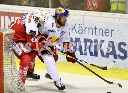 EBEL. Eishockey Bundesliga. KAC gegen 	EC Red Bull Salzburg. David Joseph Fischer, (KAC), Thomas Raffl   (Salzburg). Klagenfurt, am 17.3.2017.
Foto: Kuess

---
pressefotos, pressefotografie, kuess, qs, qspictures, sport, bild, bilder, bilddatenbank