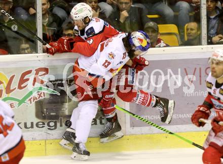 EBEL. Eishockey Bundesliga. KAC gegen 	EC Red Bull Salzburg. Manuel Ganahl, (KAC), Michael Schiechl   (Salzburg). Klagenfurt, am 17.3.2017.
Foto: Kuess

---
pressefotos, pressefotografie, kuess, qs, qspictures, sport, bild, bilder, bilddatenbank