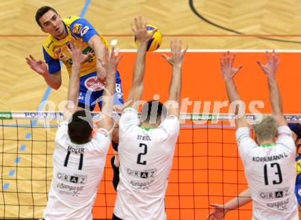 Volleyball. DenizBank AG Volley League Men. Semifinale. SK Posojilnica Aich/Dob gegen UVC Holding Graz. Peter Mlynarcik (Aich/Dob), Lauris Dine Ochaya, Uwe Steidl, Lorenz Koraimann (Graz). Bleiburg, am 25.3.2017.
Foto: Kuess
---
pressefotos, pressefotografie, kuess, qs, qspictures, sport, bild, bilder, bilddatenbank