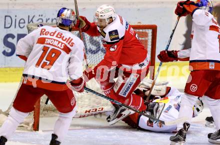 EBEL. Eishockey Bundesliga. KAC gegen 	EC Red Bull Salzburg. Jamie Lundmark,  (KAC), Bernhard Starkbaum, Bill Thomas  (Salzburg). Klagenfurt, am 26.3.2017.
Foto: Kuess

---
pressefotos, pressefotografie, kuess, qs, qspictures, sport, bild, bilder, bilddatenbank