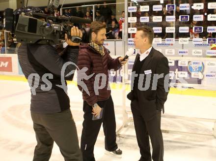 EBEL. Eishockey Bundesliga. KAC gegen 	EC Red Bull Salzburg. Marc Brabant (Servus TV),  Trainer Mike Pellegrims (KAC). Klagenfurt, am 26.3.2017.
Foto: Kuess

---
pressefotos, pressefotografie, kuess, qs, qspictures, sport, bild, bilder, bilddatenbank