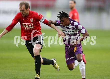 Fussball Regionalliga. SK Austria Klagenfurt gegen St. Florian. Bernard Amponsah, (Klagenfurt), Thomas Winkler  (St. Florian). Klagenfurt, am 31.3.2017.
Foto: Kuess
---
pressefotos, pressefotografie, kuess, qs, qspictures, sport, bild, bilder, bilddatenbank