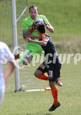Fussball Kaerntner Liga. Maria Saal  gegen WAC Amateure. Christian Wohlmuth (Maria Saal), Alexander Ranacher (WAC). Klagenfurt, am 1.4.2017.
Foto: Kuess
---
pressefotos, pressefotografie, kuess, qs, qspictures, sport, bild, bilder, bilddatenbank
