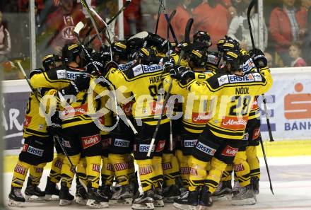 EBEL. Eishockey Bundesliga. KAC gegen 	UPC Vienna Capitals. Torjubel (Vienna Capitals). Klagenfurt, am 2.4.2017.
Foto: Kuess

---
pressefotos, pressefotografie, kuess, qs, qspictures, sport, bild, bilder, bilddatenbank