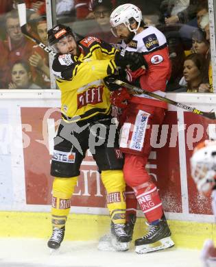 EBEL. Eishockey Bundesliga. KAC gegen 	UPC Vienna Capitals.  David Fischer (KAC), Taylor Vause  (Vienna Capitals). Klagenfurt, am 2.4.2017.
Foto: Kuess

---
pressefotos, pressefotografie, kuess, qs, qspictures, sport, bild, bilder, bilddatenbank