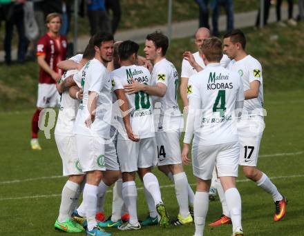 Fussball. Unterliga West. Ludmannsdorf gegen Rosegg. Torjubel  (Rosegg). Ludmannsdorf, 2. 4. 2017.
Fotos: Kuess
---
pressefotos, pressefotografie, kuess, qs, qspictures, sport, bild, bilder, bilddatenbank