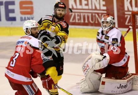 EBEL. Eishockey Bundesliga. KAC gegen 	UPC Vienna Capitals.  David Fischer, David Madlener (KAC),   MacGregor Sharp (Vienna Capitals). Klagenfurt, am 2.4.2017.
Foto: Kuess

---
pressefotos, pressefotografie, kuess, qs, qspictures, sport, bild, bilder, bilddatenbank
