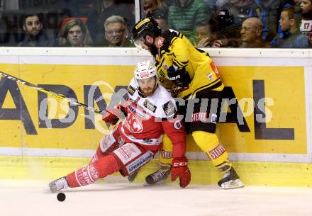 EBEL. Eishockey Bundesliga. KAC gegen 	UPC Vienna Capitals. Matthew Neal  (KAC), Taylor Vause (Vienna Capitals). Klagenfurt, am 2.4.2017.
Foto: Kuess

---
pressefotos, pressefotografie, kuess, qs, qspictures, sport, bild, bilder, bilddatenbank
