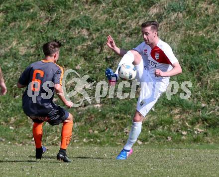 Fussball Kaerntner Liga. Maria Saal  gegen WAC Amateure. Christof Reichmann (Maria Saal), Benjamin Rosenberger (WAC). Klagenfurt, am 1.4.2017.
Foto: Kuess
---
pressefotos, pressefotografie, kuess, qs, qspictures, sport, bild, bilder, bilddatenbank
