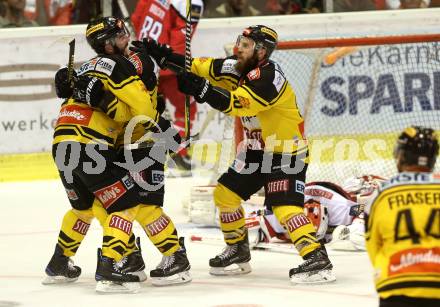 EBEL. Eishockey Bundesliga. KAC gegen 	UPC Vienna Capitals. Torjubel Jerry Pollastrone , Riley Holzapfel, Kelsey Tessier, Jamie Fraser (Vienna Capitals). Klagenfurt, am 2.4.2017.
Foto: Kuess

---
pressefotos, pressefotografie, kuess, qs, qspictures, sport, bild, bilder, bilddatenbank