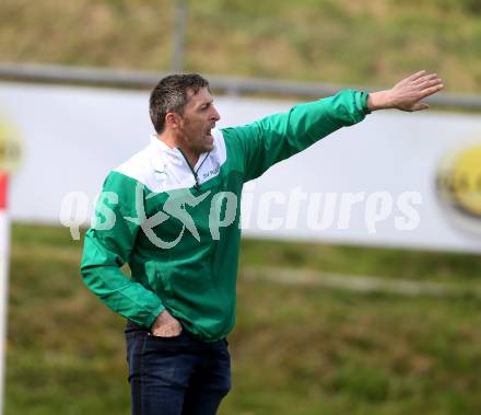 Fussball. Unterliga West. Ludmannsdorf gegen Rosegg. Trainer 	Pusterhofer Stefan (Rosegg). Ludmannsdorf, 2. 4. 2017.
Fotos: Kuess
---
pressefotos, pressefotografie, kuess, qs, qspictures, sport, bild, bilder, bilddatenbank