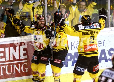 EBEL. Eishockey Bundesliga. KAC gegen 	UPC Vienna Capitals. Torjubel Rafael Rotter, Taylor Vause, Aaron Brocklehurst   (Vienna Capitals). Klagenfurt, am 7.4.2017.
Foto: Kuess

---
pressefotos, pressefotografie, kuess, qs, qspictures, sport, bild, bilder, bilddatenbank