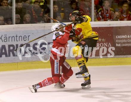 EBEL. Eishockey Bundesliga. KAC gegen 	UPC Vienna Capitals. Mark Hurtubise,  (KAC), Philippe Lakos  (Vienna Capitals). Klagenfurt, am 7.4.2017.
Foto: Kuess

---
pressefotos, pressefotografie, kuess, qs, qspictures, sport, bild, bilder, bilddatenbank