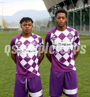 Fussball. Regionalliga.  SK Austria Klagenfurt. Mannschaftsfototermin. Bernard Amponsah, Joseph Asante. Klagenfurt, 5.4.2017.
Foto: Kuess
---
pressefotos, pressefotografie, kuess, qs, qspictures, sport, bild, bilder, bilddatenbank