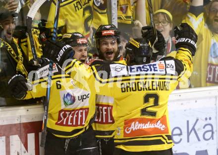 EBEL. Eishockey Bundesliga. KAC gegen 	UPC Vienna Capitals. Torjubel Rafael Rotter, Taylor Vause, Aaron Brocklehurst   (Vienna Capitals). Klagenfurt, am 7.4.2017.
Foto: Kuess

---
pressefotos, pressefotografie, kuess, qs, qspictures, sport, bild, bilder, bilddatenbank