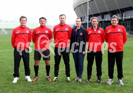 Fussball. Regionalliga.  SK Austria Klagenfurt. Mannschaftsfototermin. Peter Kostolansky, Thomas Lenuweit, Martin Lassnig, Natalie Biermann, Franz Polanz, Bernd Sterniczky. Klagenfurt, 5.4.2017.
Foto: Kuess
---
pressefotos, pressefotografie, kuess, qs, qspictures, sport, bild, bilder, bilddatenbank