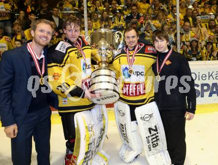 EBEL. Eishockey Bundesliga. KAC gegen 	UPC Vienna Capitals. Meisterjubel   David Kickert, Jean Philippe Lamoureux (Vienna Capitals). Klagenfurt, am 7.4.2017.
Foto: Kuess

---
pressefotos, pressefotografie, kuess, qs, qspictures, sport, bild, bilder, bilddatenbank