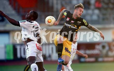 Fussball Bundesliga. RZ Pellets WAC gegen Cashpoint SCR Altach. Dever Akeem Orgill,  (WAC), Bernhard Janeczek (Altach). Wolfsberg, am 8.3.2017.
Foto: Kuess

---
pressefotos, pressefotografie, kuess, qs, qspictures, sport, bild, bilder, bilddatenbank