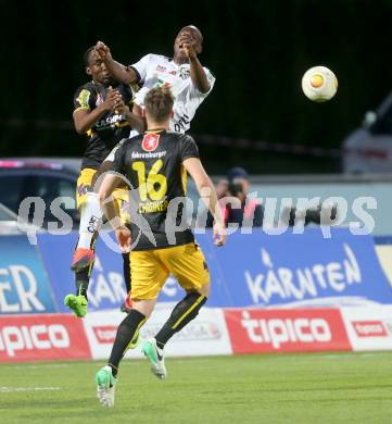 Fussball Bundesliga. RZ Pellets WAC gegen Cashpoint SCR Altach. Dever Akeem Orgill,  (WAC), Nicolas Brice Moumi Ngamaleu, Emanuel Schreiner (Altach). Wolfsberg, am 8.3.2017.
Foto: Kuess

---
pressefotos, pressefotografie, kuess, qs, qspictures, sport, bild, bilder, bilddatenbank