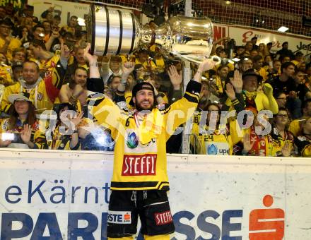 EBEL. Eishockey Bundesliga. KAC gegen 	UPC Vienna Capitals. Meisterjubel   Rafael Rotter (Vienna Capitals). Klagenfurt, am 7.4.2017.
Foto: Kuess

---
pressefotos, pressefotografie, kuess, qs, qspictures, sport, bild, bilder, bilddatenbank