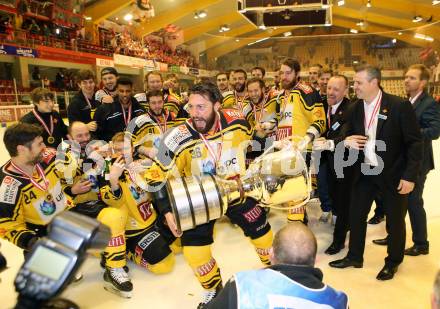 EBEL. Eishockey Bundesliga. KAC gegen 	UPC Vienna Capitals. Meisterjubel, Jerry Pollastrone   (Vienna Capitals). Klagenfurt, am 7.4.2017.
Foto: Kuess

---
pressefotos, pressefotografie, kuess, qs, qspictures, sport, bild, bilder, bilddatenbank
