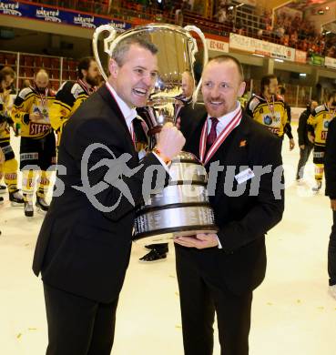 EBEL. Eishockey Bundesliga. KAC gegen 	UPC Vienna Capitals. Meisterjubel Trainer Serge Aubin, Co Trainer Craig Streu  (Vienna Capitals). Klagenfurt, am 7.4.2017.
Foto: Kuess

---
pressefotos, pressefotografie, kuess, qs, qspictures, sport, bild, bilder, bilddatenbank