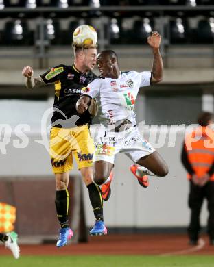Fussball Bundesliga. RZ Pellets WAC gegen Cashpoint SCR Altach. Dever Akeem Orgill,  (WAC), Bernhard Janeczek (Altach). Wolfsberg, am 8.3.2017.
Foto: Kuess

---
pressefotos, pressefotografie, kuess, qs, qspictures, sport, bild, bilder, bilddatenbank