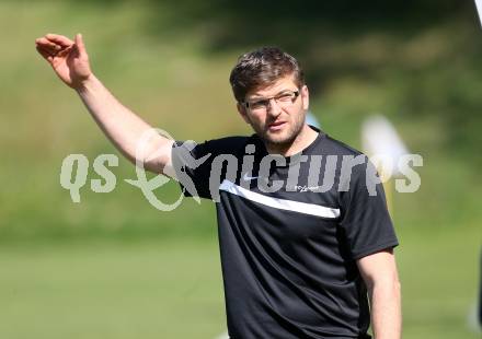 Fussball. Kaerntner Liga. Koettmannsdorf gegen Lendorf. Trainer Christoph Morgenstern  (Lendorf). Koettmannsdorf, 9.4.2017.
Foto: Kuess
---
pressefotos, pressefotografie, kuess, qs, qspictures, sport, bild, bilder, bilddatenbank