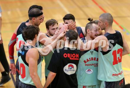 Basketball 2. Bundesliga. Play off. Viertelfinale. VF1. Raiders Villach gegen Dornbirn Lions. Jubel Villach. Villach, am 9.4.2017.
Foto: Kuess
---
pressefotos, pressefotografie, kuess, qs, qspictures, sport, bild, bilder, bilddatenbank