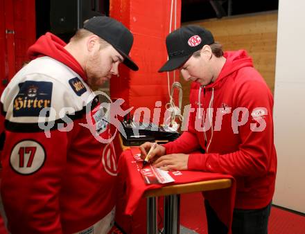 EBEL. Eishockey Bundesliga. Saisonabschlussfeier KAC. Autogrammstunde.  Patrick Harand . Klagenfurt, am 11.4.2017.
Foto: Kuess
---
pressefotos, pressefotografie, kuess, qs, qspictures, sport, bild, bilder, bilddatenbank