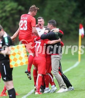 Fussball Kaerntner Liga. ATUS Ferlach gegen WAC Amateure. Torjubel (Ferlach). Ferlach, am 13.4.2017.
Foto: Kuess
---
pressefotos, pressefotografie, kuess, qs, qspictures, sport, bild, bilder, bilddatenbank