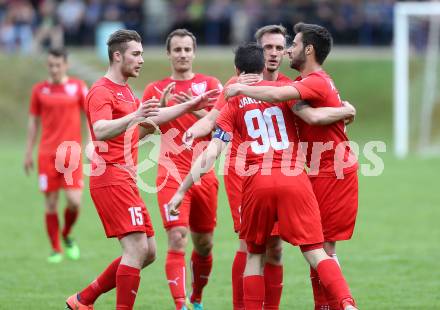 Fussball Kaerntner Liga. ATUS Ferlach gegen WAC Amateure. Torjubel Lukas Jaklitsch, Abian Jose Serrano Davila (Ferlach). Ferlach, am 13.4.2017.
Foto: Kuess
---
pressefotos, pressefotografie, kuess, qs, qspictures, sport, bild, bilder, bilddatenbank