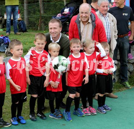 Fussball Kaerntner Liga. ATUS Ferlach gegen WAC Amateure. Klaus Mitterdorfer, Buergermeister Ingo Appe. Ferlach, am 13.4.2017.
Foto: Kuess
---
pressefotos, pressefotografie, kuess, qs, qspictures, sport, bild, bilder, bilddatenbank
