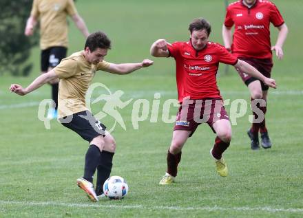 Fussball Kaerntner Liga. Lind gegen Koettmannsdorf. David Obweger,  (Lind), Philipp Gatti (Koettmannsdorf). Lind, am 15.4.2017.
Foto: Kuess
---
pressefotos, pressefotografie, kuess, qs, qspictures, sport, bild, bilder, bilddatenbank