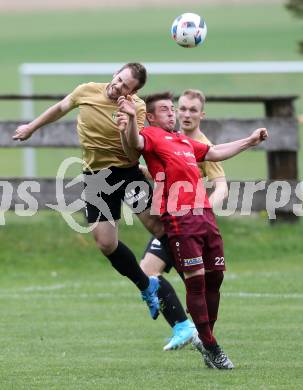 Fussball Kaerntner Liga. Lind gegen Koettmannsdorf. Alexander Hackl, (Lind), Christoph Hubert Feichter  (Koettmannsdorf). Lind, am 15.4.2017.
Foto: Kuess
---
pressefotos, pressefotografie, kuess, qs, qspictures, sport, bild, bilder, bilddatenbank