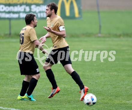 Fussball Kaerntner Liga. Lind gegen Koettmannsdorf.  Torjubel Christian Sablatnig, Stephan Borovnik (Koettmannsdorf). Lind, am 15.4.2017.
Foto: Kuess
---
pressefotos, pressefotografie, kuess, qs, qspictures, sport, bild, bilder, bilddatenbank