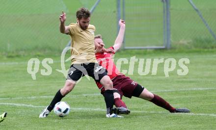 Fussball Kaerntner Liga. Lind gegen Koettmannsdorf. Peter Pleschberger, (Lind), Jakob Orgonyi  (Koettmannsdorf). Lind, am 15.4.2017.
Foto: Kuess
---
pressefotos, pressefotografie, kuess, qs, qspictures, sport, bild, bilder, bilddatenbank