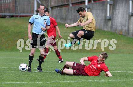 Fussball Kaerntner Liga. Lind gegen Koettmannsdorf. Peter Rainer,  (Lind),  Christian Sablatnig (Koettmannsdorf). Lind, am 15.4.2017.
Foto: Kuess
---
pressefotos, pressefotografie, kuess, qs, qspictures, sport, bild, bilder, bilddatenbank