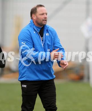 Fussball Kaerntner Liga. SAK gegen Bleiburg. Trainer Daniel Wriessnig (Bleiburg). Welzenegg, am 21.4.2017.
Foto: Kuess
---
pressefotos, pressefotografie, kuess, qs, qspictures, sport, bild, bilder, bilddatenbank