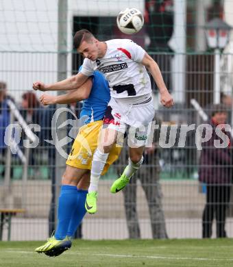 Fussball Kaerntner Liga. SAK gegen Bleiburg. Zoran Vukovic, (SAK),  Lovro Plimon (Bleiburg). Welzenegg, am 21.4.2017.
Foto: Kuess
---
pressefotos, pressefotografie, kuess, qs, qspictures, sport, bild, bilder, bilddatenbank