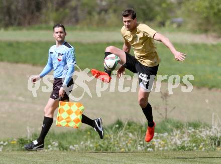 Fussball Kaerntner Liga. Koettmannsdorf gegen Voelkermarkt. Christoph Pibal (Koettmannsdorf). Koettmannsdorf, am 23.4.2017.
Foto: Kuess
---
pressefotos, pressefotografie, kuess, qs, qspictures, sport, bild, bilder, bilddatenbank