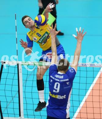 AVL. DenizBank AG Volley League Men. 5. Finalspiel. SK Posojilnica Aich/Dob gegen Hypo Tirol VT. Peter Mlynarcik (Aich Dob), Martti Juhkami   (Tirol). Bleiburg, am 23.4.2017.
Foto: Kuess
---
pressefotos, pressefotografie, kuess, qs, qspictures, sport, bild, bilder, bilddatenbank