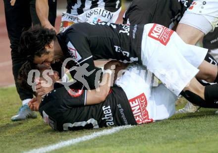 Fussball Bundesliga. RZ Pellets WAC gegen  SV Mattersburg. Torjubel Daniel Offenbacher, Ynclan Pajares Jacobo (WAC). Wolfsberg, am 29.4.2017.
Foto: Kuess

---
pressefotos, pressefotografie, kuess, qs, qspictures, sport, bild, bilder, bilddatenbank