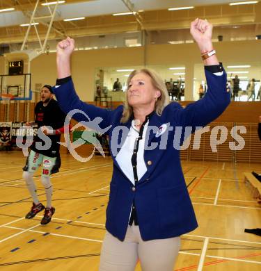 Basketball 2. Bundesliga. Playoff  SF2.  Villach Raiders gegen Mistelbach Mustangs. Jubel Trainerin Natalia Tcherkacheva (Villach). Villach, am 29.4.2017.
Foto: Kuess
---
pressefotos, pressefotografie, kuess, qs, qspictures, sport, bild, bilder, bilddatenbank